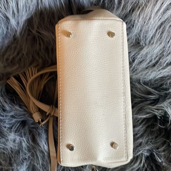 KATE SPADE NEW YORK
Small Tassel-Trim Leather Satchel in SOFT LIMESTONE - Picture 7 of 12